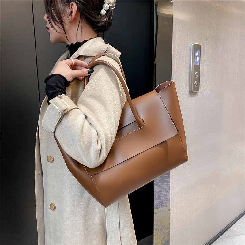 Fashion Women Shoulder Bags Large Capacity Handbags Simple Retro Tote